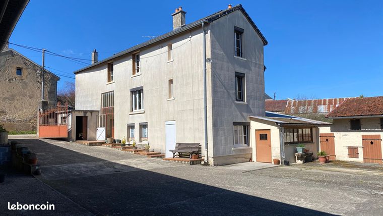 5 bedrooms Castles in Yonne, France No. 309003