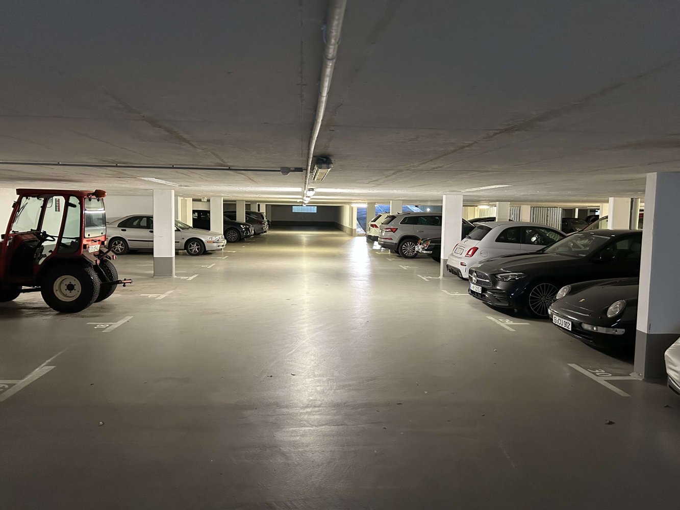  موقف سيارات في Dahlem, Germany رقم 317228