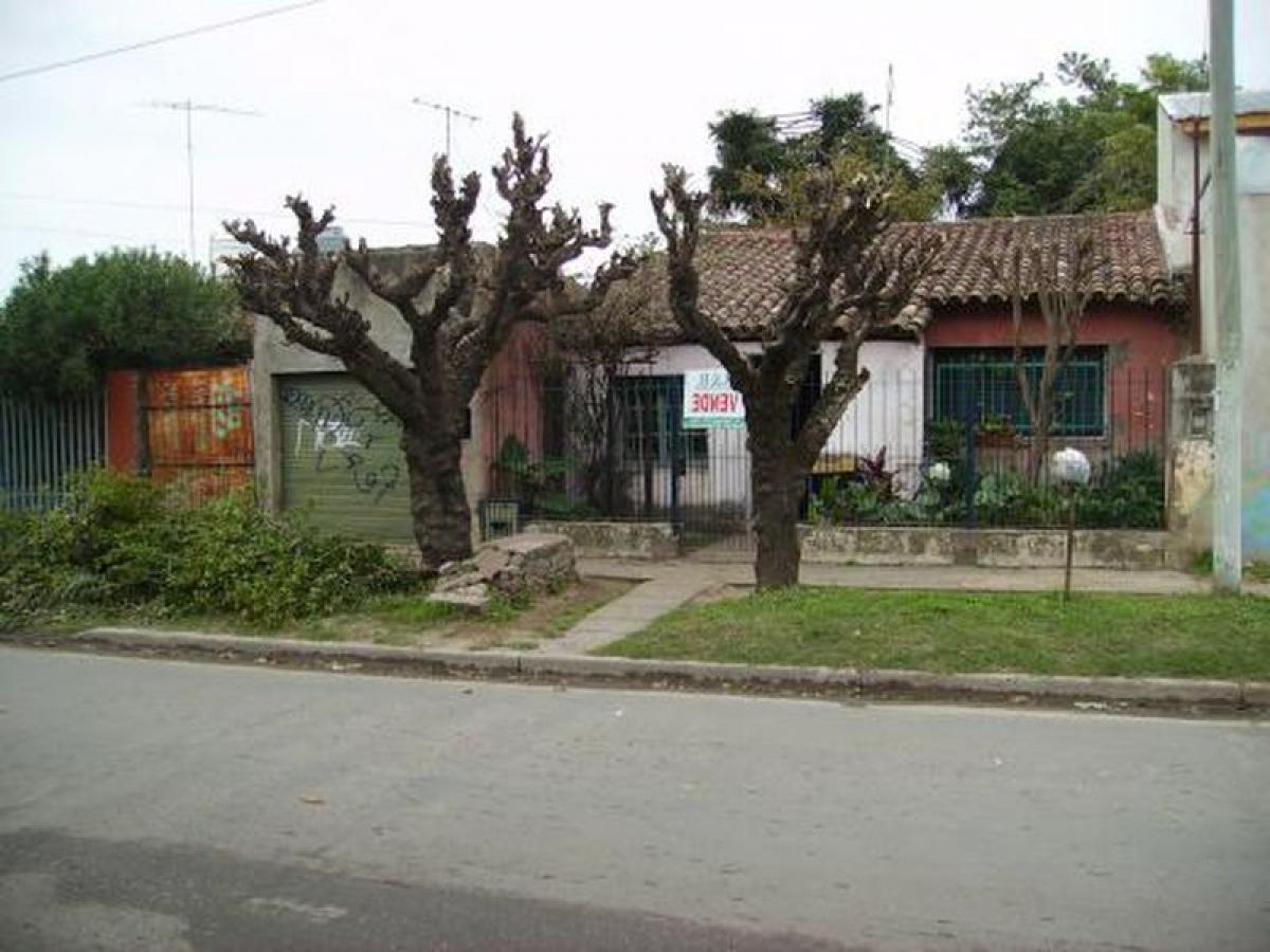 2 bedrooms House in Malvinas Argentinas, Argentina No. 21120