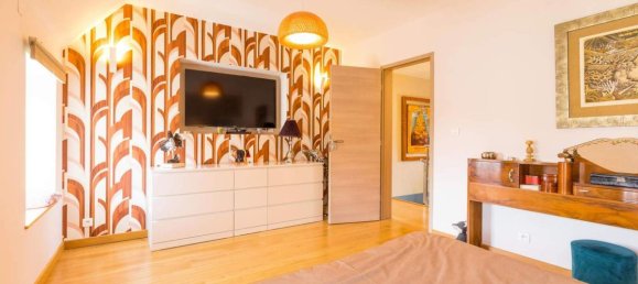 3 bedrooms Villa in Saint-Julien, France No. 205007 3