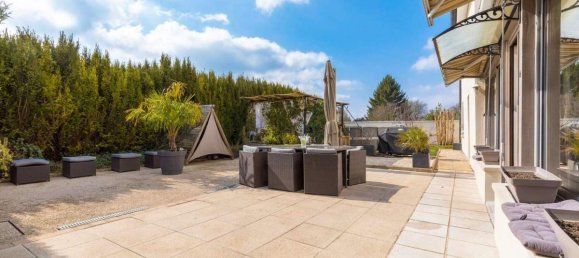 3 bedrooms Villa in Saint-Julien, France No. 205007 16