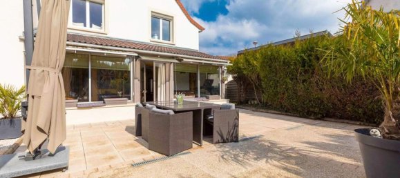 3 bedrooms Villa in Saint-Julien, France No. 205007 17