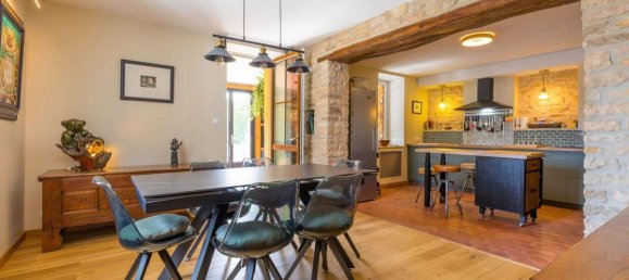 3 bedrooms Villa in Saint-Julien, France No. 205007 9