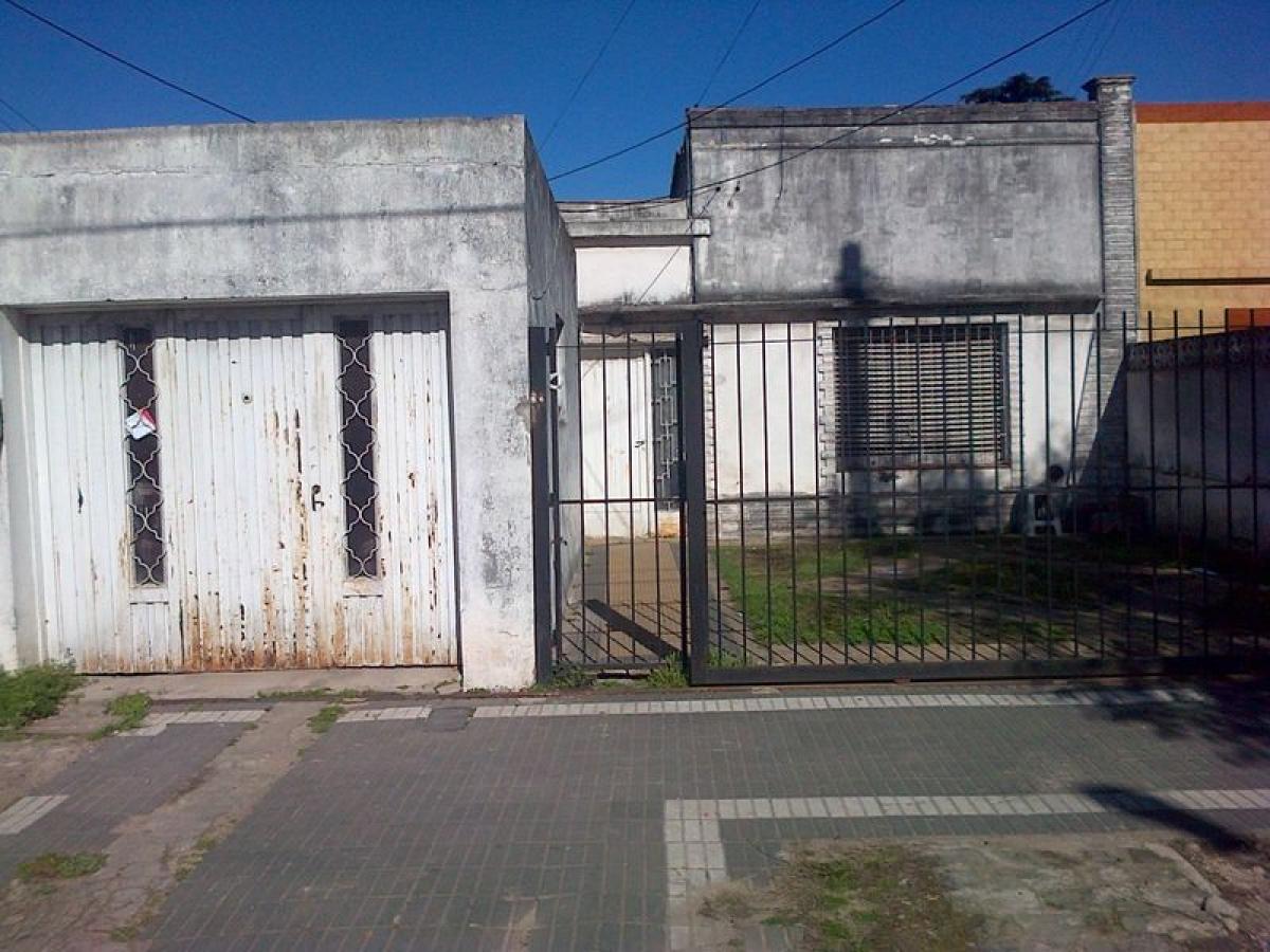 2 bedrooms House in Lomas de Zamora, Argentina No. 88011