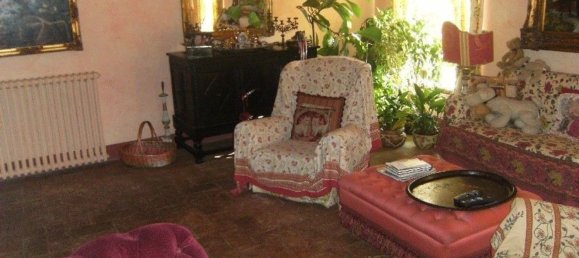 14 rooms House in Camaiore, Italy No. 75613 6