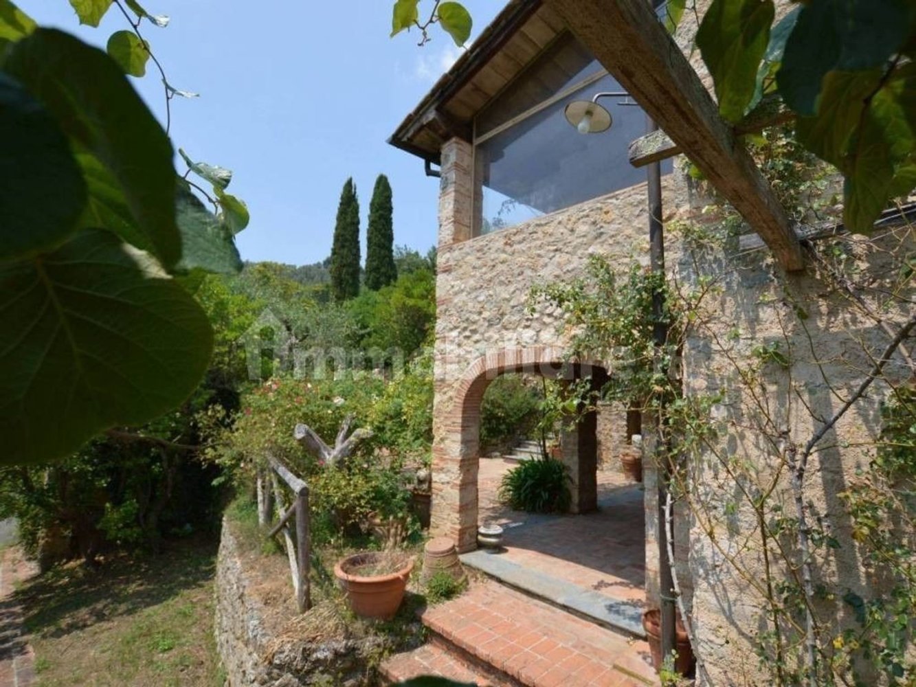 14 rooms House in Camaiore, Italy No. 75613
