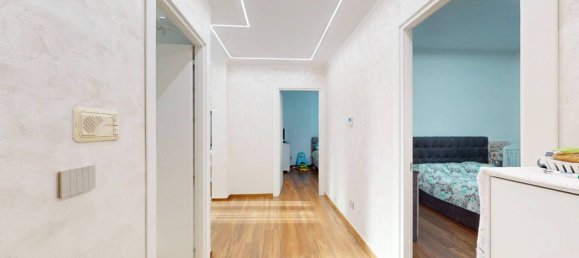 2 bedrooms Apartment in Turin, Italy No. 296347 12