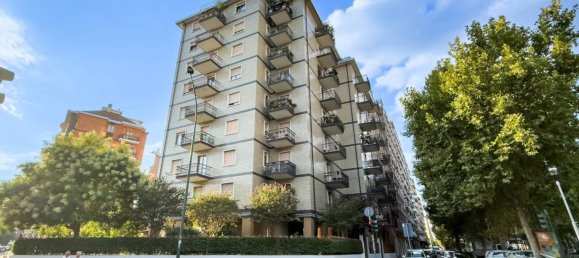 2 bedrooms Apartment in Turin, Italy No. 296347 26