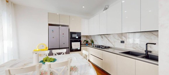 2 bedrooms Apartment in Turin, Italy No. 296347 4