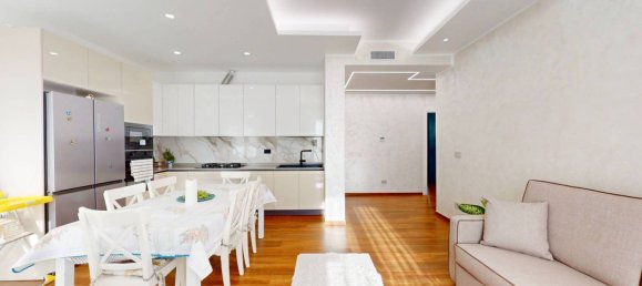 2 bedrooms Apartment in Turin, Italy No. 296347 2