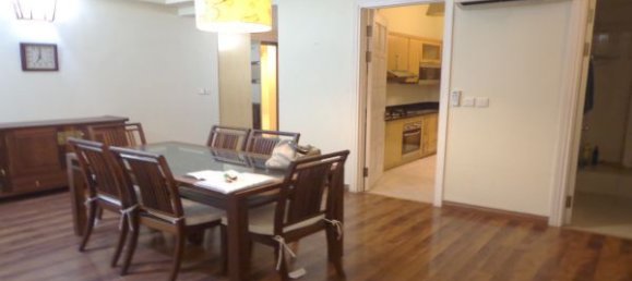 4 bedrooms Apartment in Tay Ho, Vietnam No. 6044 2