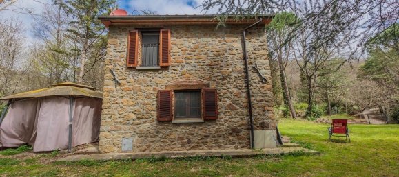 3 bedrooms House in Arezzo, Italy No. 66003 18