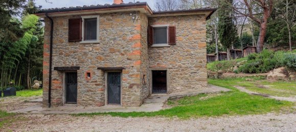 3 bedrooms House in Arezzo, Italy No. 66003 8