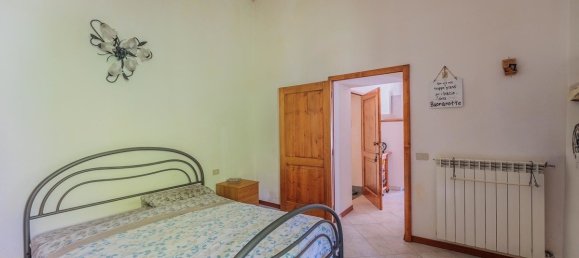 3 bedrooms House in Arezzo, Italy No. 66003 30
