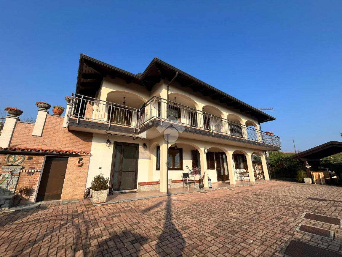 Villa de 8 habitaciónes en Castellamonte, Italy No. 107149