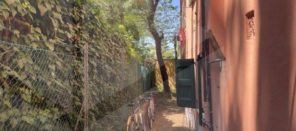 4 rooms Apartment in Bologna, Italy No. 27530 2