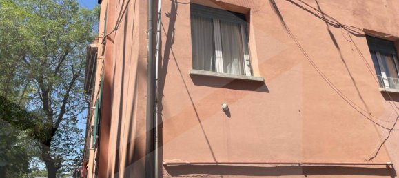 4 rooms Apartment in Bologna, Italy No. 27530 3