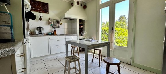 6 bedrooms House in Poissy, France No. 183840 3