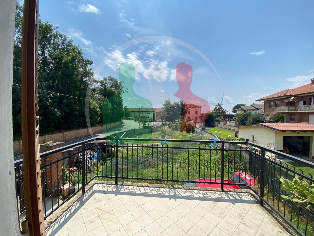 Casa de 8 habitaciónes en Dusino San Michele, Italy No. 7393