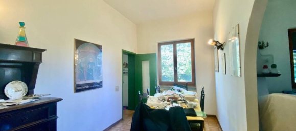 4 bedrooms Villa in Massa, Italy No. 215066 11