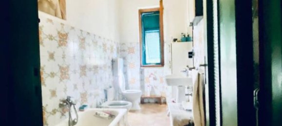 4 bedrooms Villa in Massa, Italy No. 215066 2