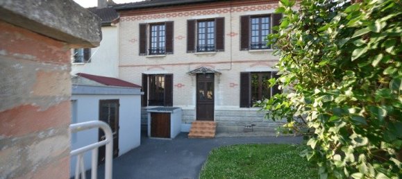 Casa de 2 dormitorios en Brasles, France No. 257966 2