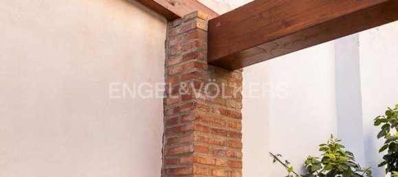 110m² Commercial property in Valencia, Spain No. 135630 10