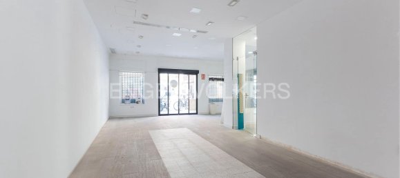 110m² Commercial property in Valencia, Spain No. 135630 17