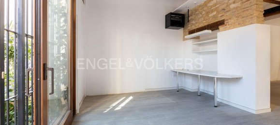 110m² Commercial property in Valencia, Spain No. 135630 21