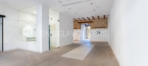 110m² Commercial property in Valencia, Spain No. 135630 2