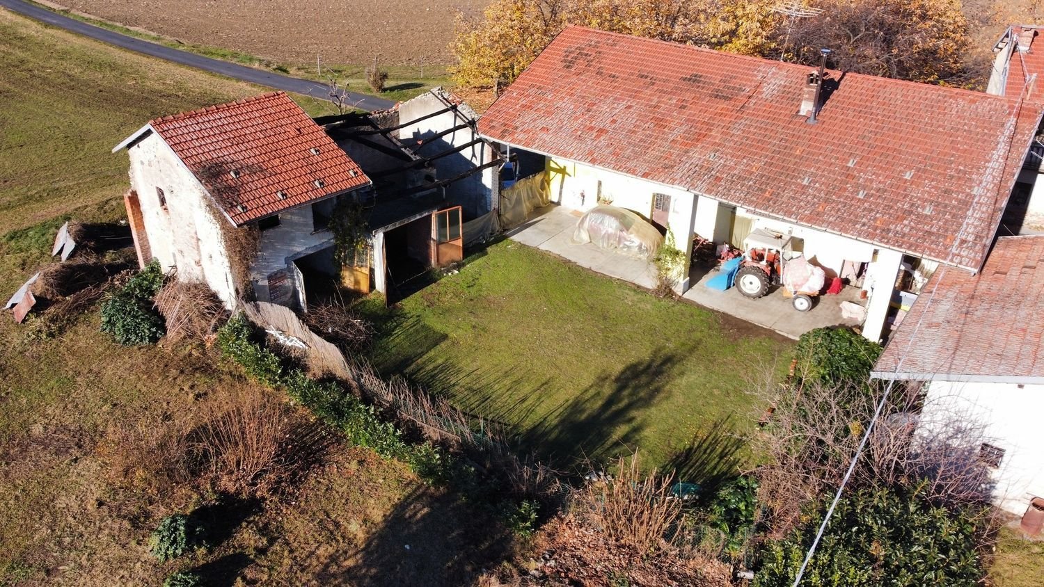 15 rooms House in Boves, Italy No. 257411