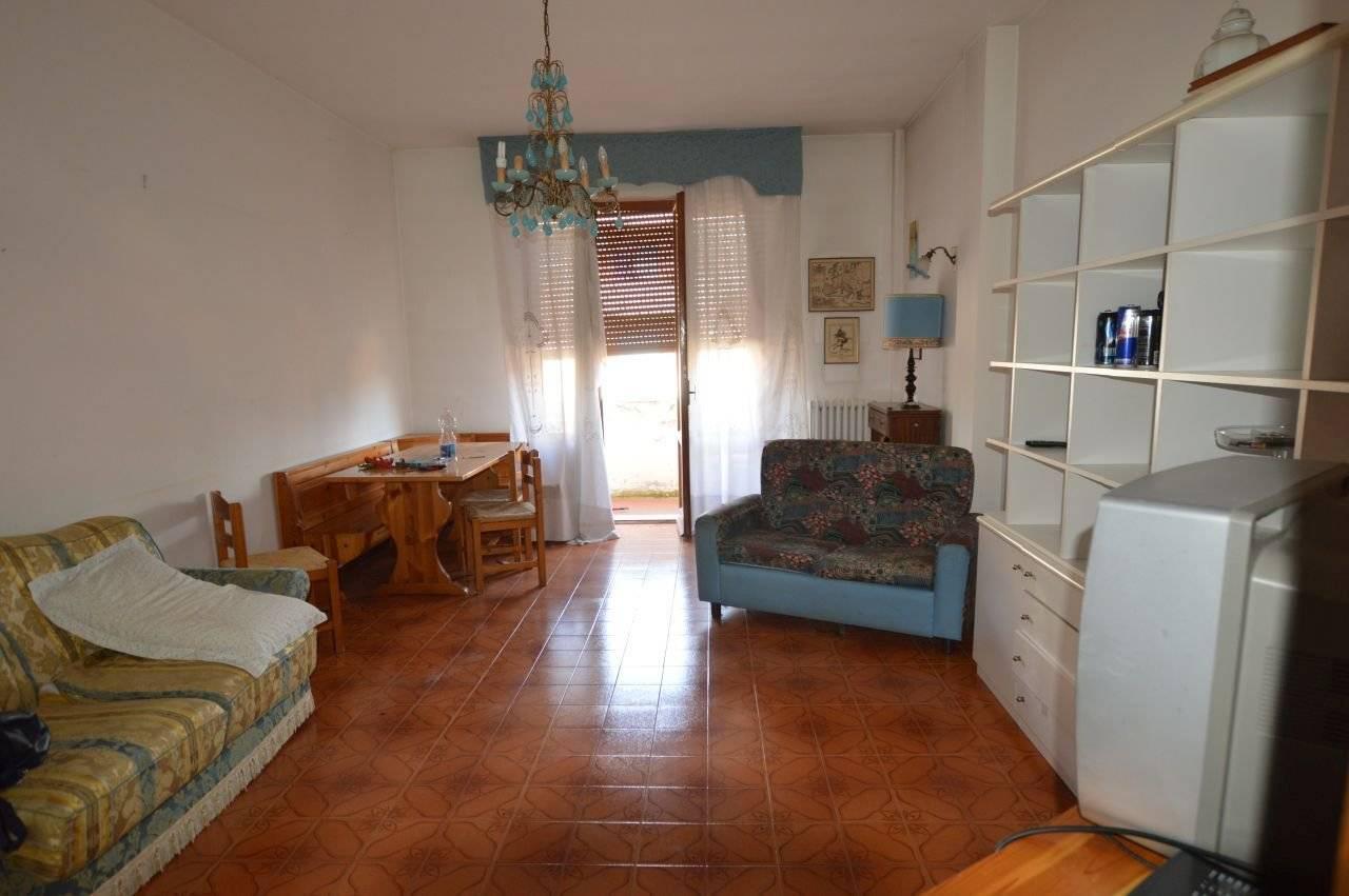 Apartamento de 4 habitaciónes en Jesi, Italy No. 128190