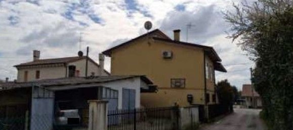5 bedrooms House in Zero Branco, Italy No. 359185 4