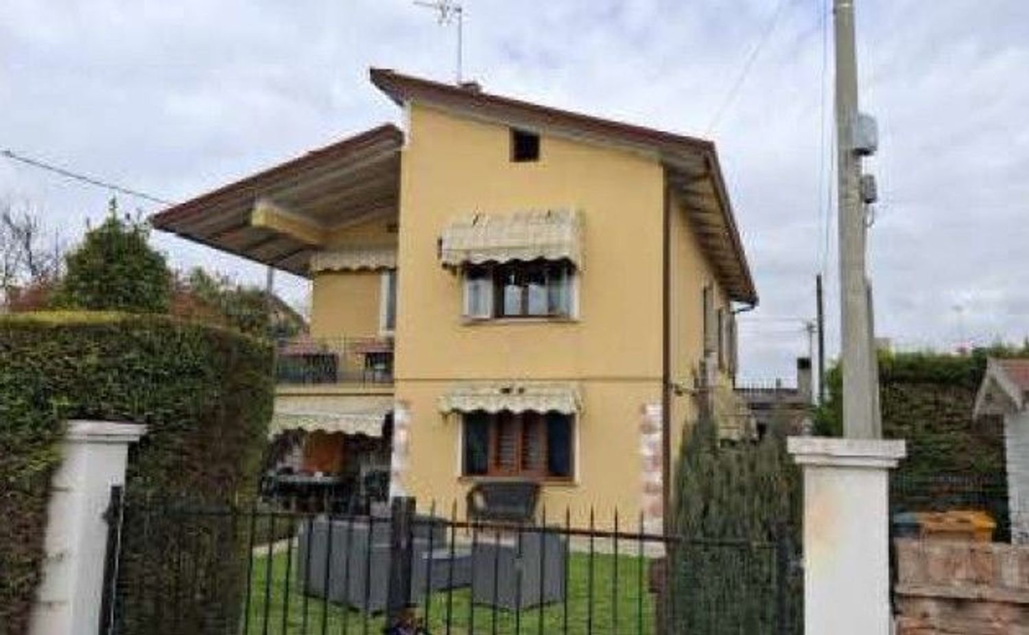 5 bedrooms House in Zero Branco, Italy No. 359185