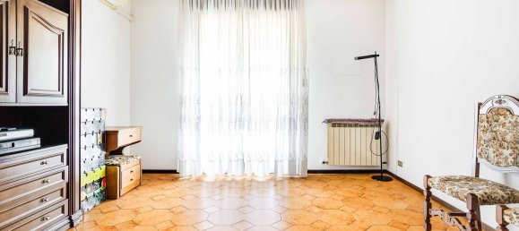Apartamento de 3 divisões em Gallarate, Italy N.º 161011 12