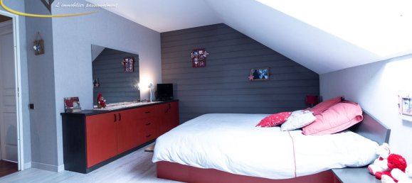 4 bedrooms House in Vaux-sur-Seine, France No. 177950 8