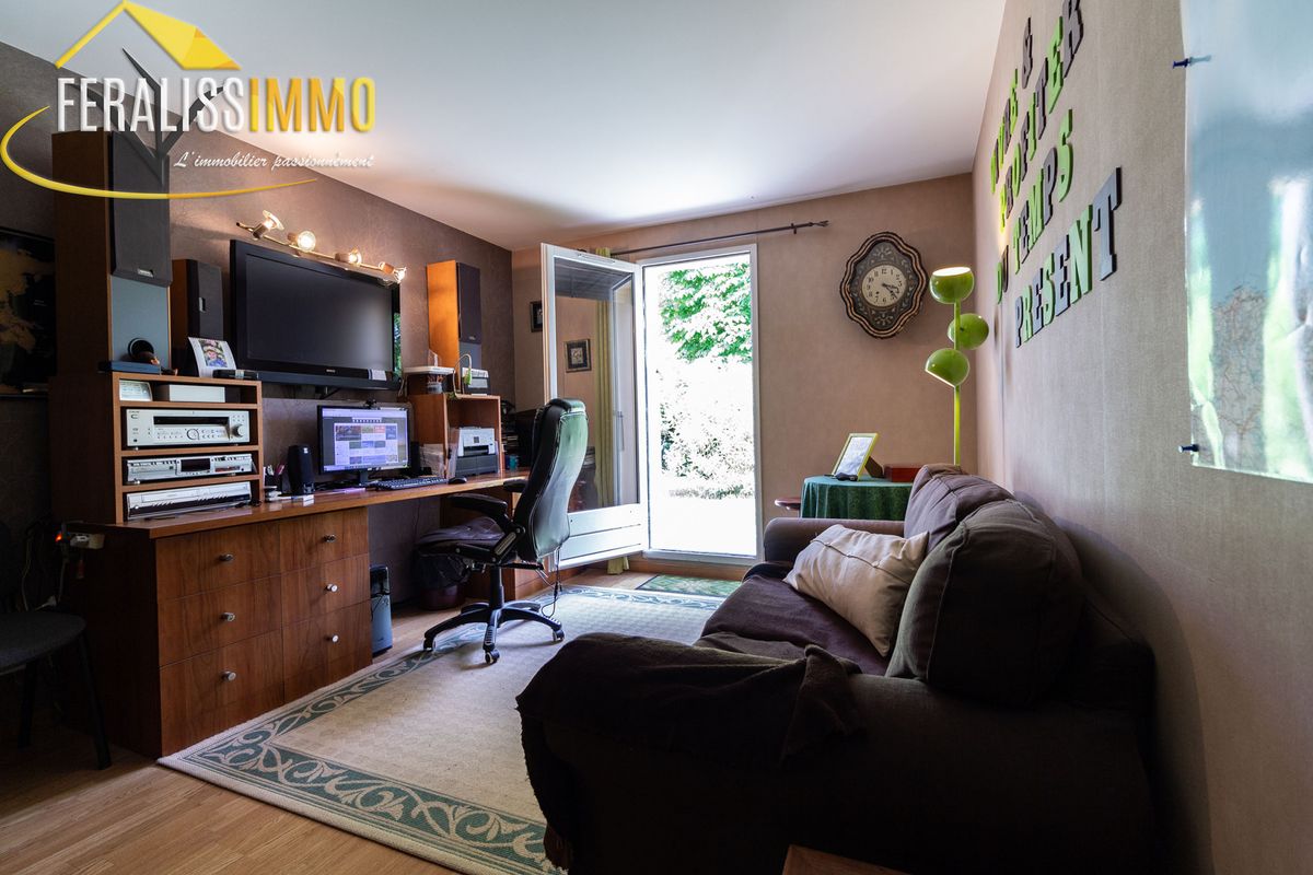 4 bedrooms House in Vaux-sur-Seine, France No. 177950