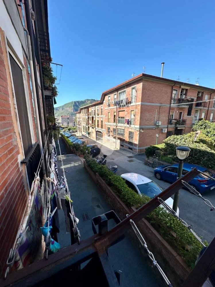 Apartamento de 4 divisões em Naples, Italy N.º 212465