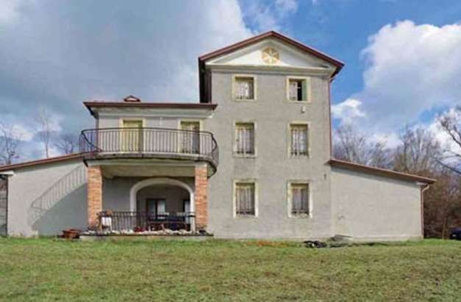 8 rooms House in Susegana, Italy No. 258762