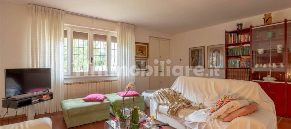 3 bedrooms House in Calenzano, Italy No. 181970 3