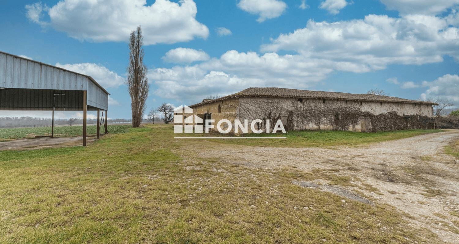 3 bedrooms House in Mionnay, France No. 273318