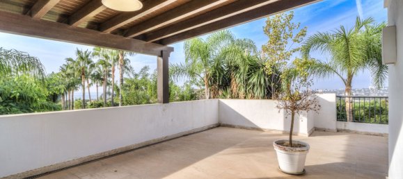 6 bedrooms Villa in Marbella, Spain No. 99443 2