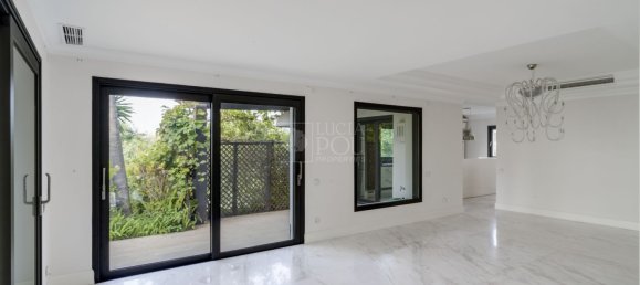 6 bedrooms Villa in Marbella, Spain No. 99443 16