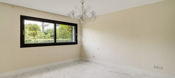 6 bedrooms Villa in Marbella, Spain No. 99443 11