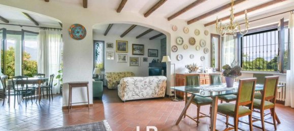 7 rooms Villa in Porto Valtravaglia, Italy No. 109496 12