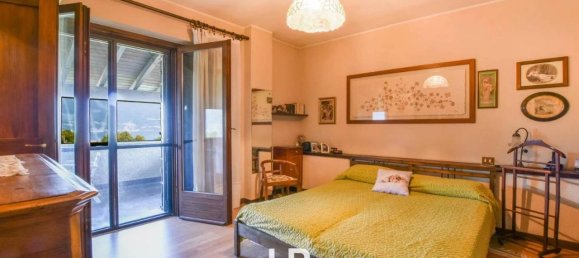 7 rooms Villa in Porto Valtravaglia, Italy No. 109496 23