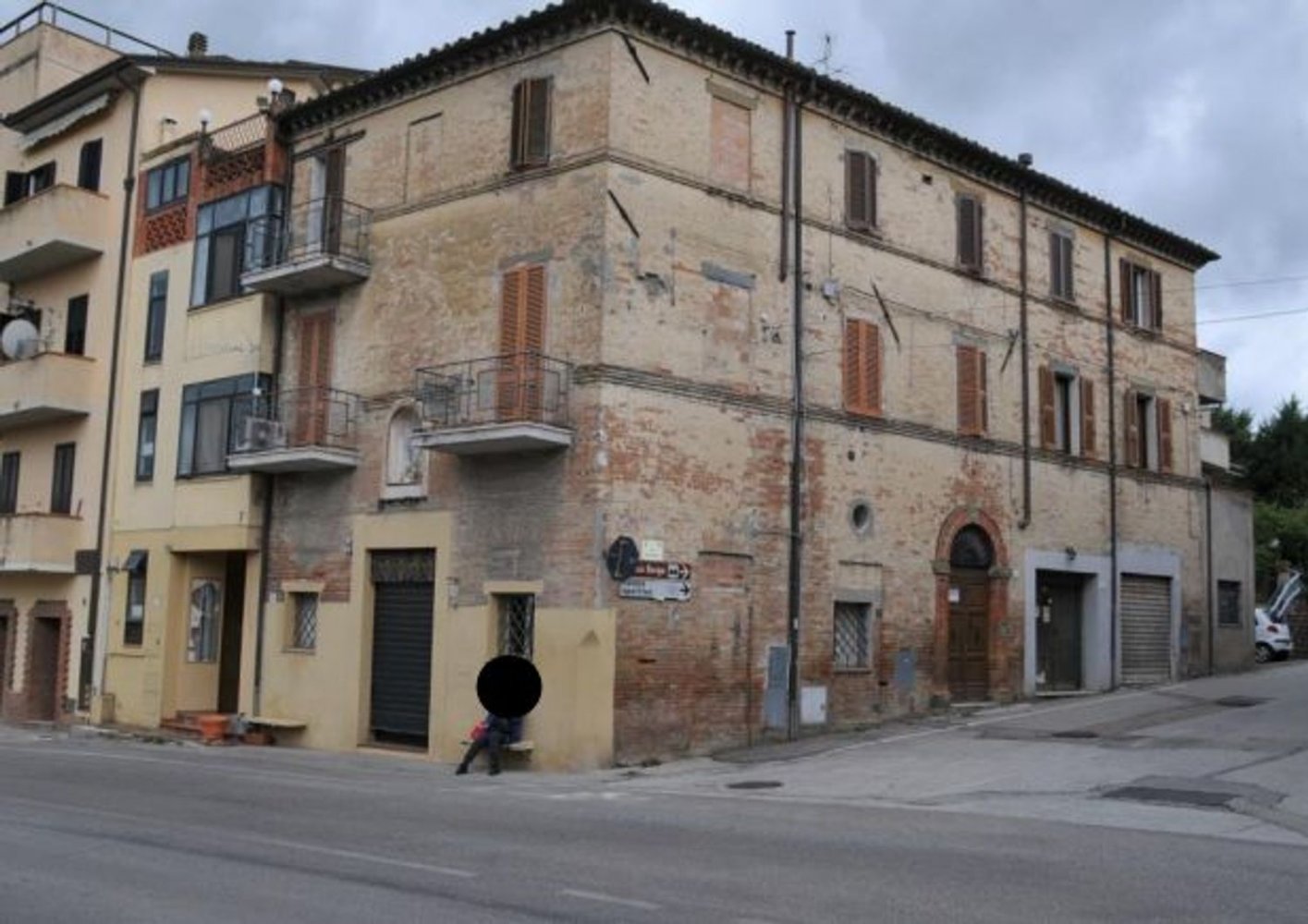 6 rooms Apartment in Perugia, Italy No. 38997