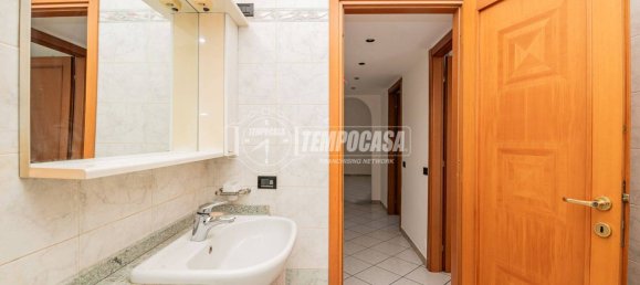 Apartamento de 2 dormitorios en San Giuliano Milanese, Italy No. 15589 26