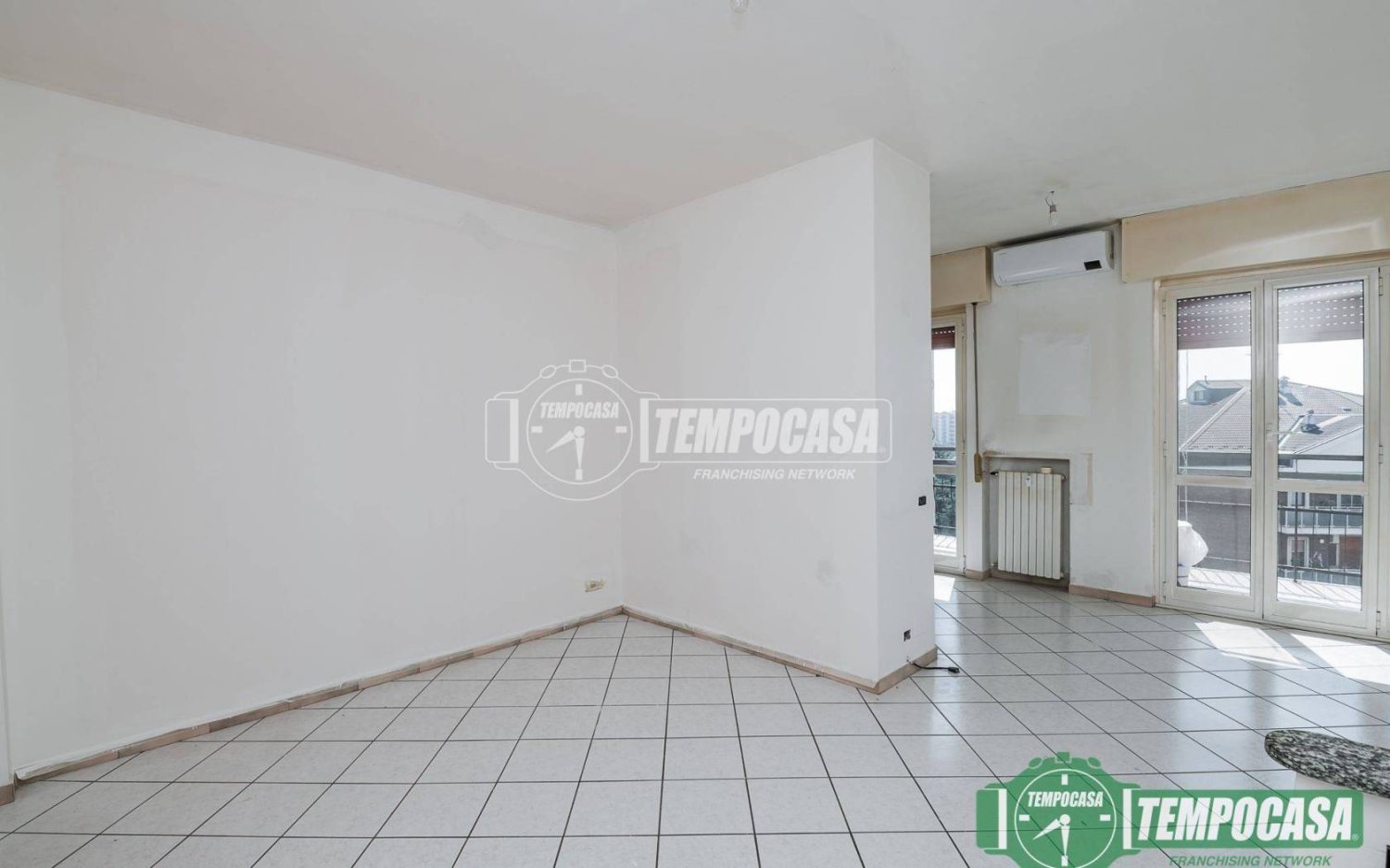 Apartamento de 2 dormitorios en San Giuliano Milanese, Italy No. 15589