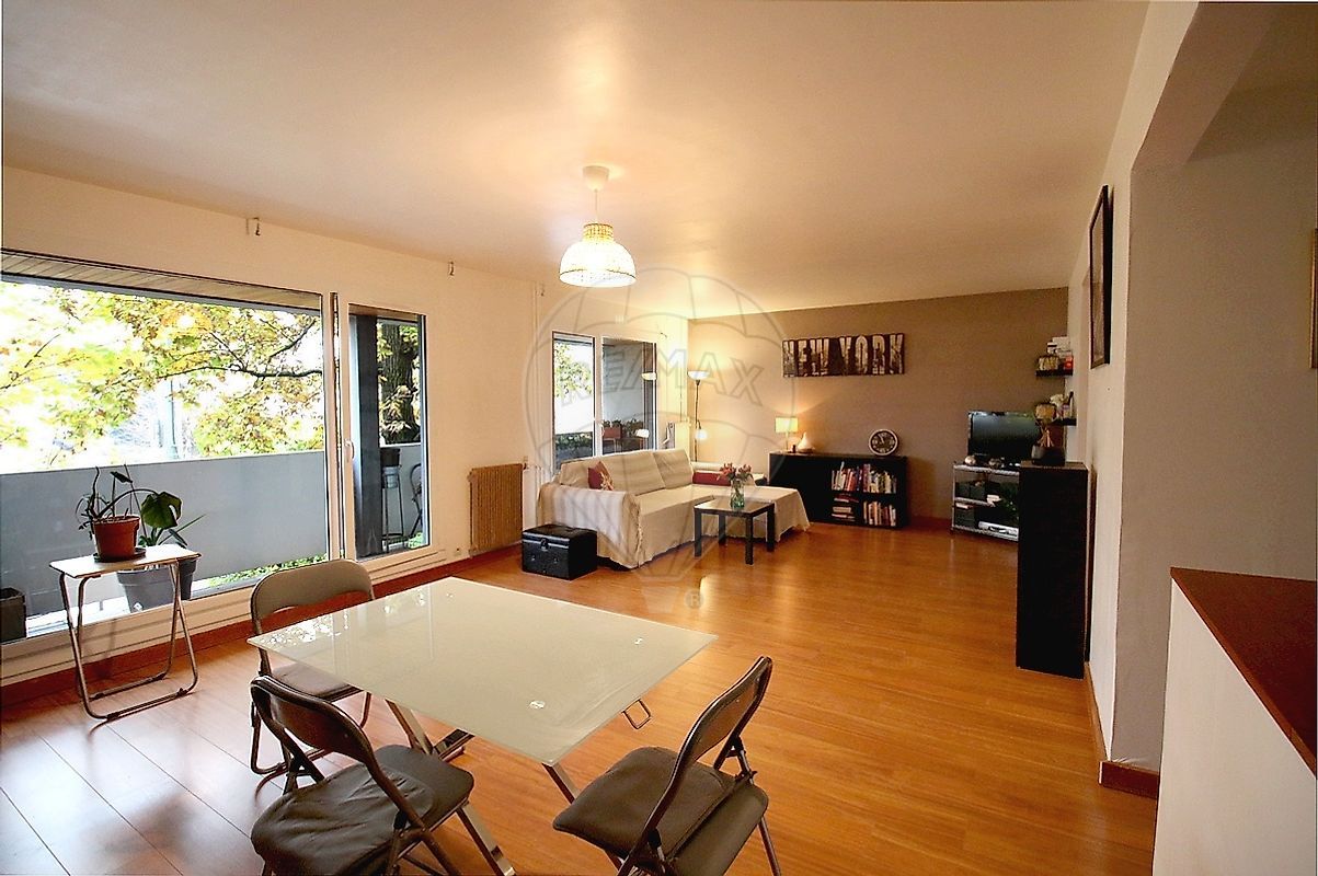 2 bedrooms Apartment in Champigny-sur-Marne, France No. 151679